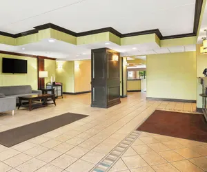 Photo 4 - Comfort Inn Lehigh Valley West - Allentown