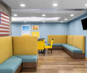 Photo 5 - Days Inn by Wyndham Cloverdale Greencastle