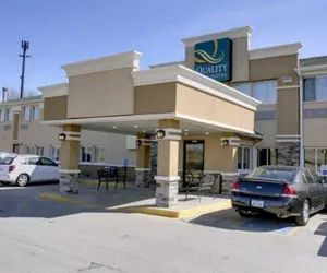 Photo 2 - Quality Inn & Suites Des Moines Airport