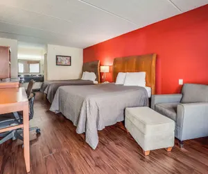 Photo 4 - Econo Lodge Inn & Suites Griffin North