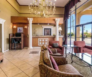 Photo 3 - Econo Lodge Inn & Suites Griffin North