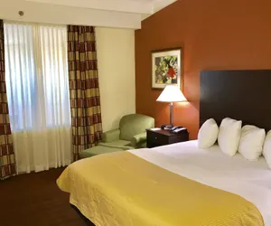 Photo 5 - Hamden Hotel and Suites – Hamden New Haven