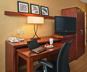 Photo 5 - Courtyard by Marriott Indianapolis Airport
