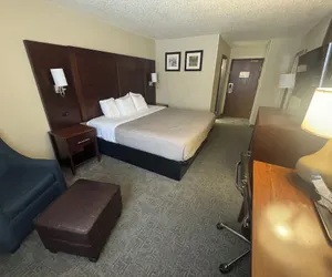 Photo 3 - Quality Inn & Suites Green Bay - Ashwaubenon