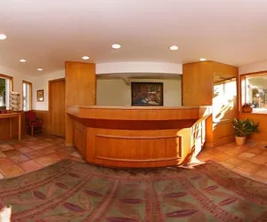 Photo 3 - Econo Lodge Downtown