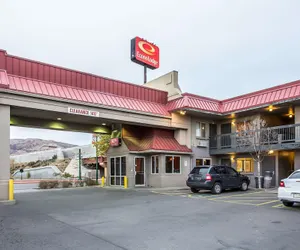 Photo 2 - Econo Lodge Downtown