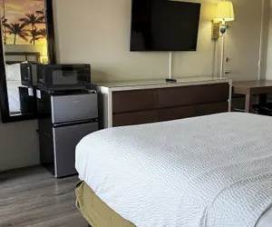 Photo 5 - Days Inn by Wyndham Ontario Airport