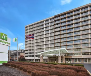 Photo 2 - Holiday Inn Columbus Dwtn-Capitol Square by IHG