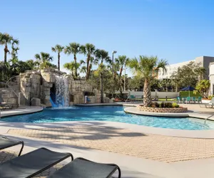 Photo 2 - Crowne Plaza Orlando - Lake Buena Vista  by IHG