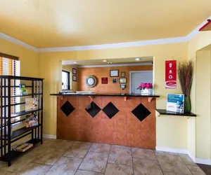 Photo 3 - Econo Lodge Inn & Suites San Antonio near Frost Bank Center