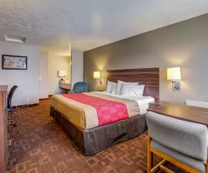 Photo 5 - Econo Lodge St George North - Near Pioneer Park