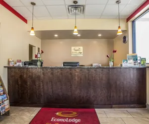 Photo 4 - Econo Lodge St George North - Near Pioneer Park