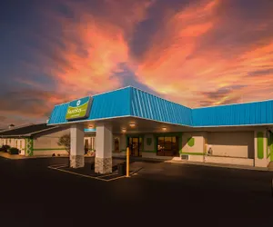 Photo 2 - SureStay Hotel by Best Western Higginsville