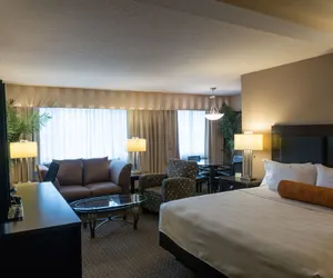 Photo 4 - Monarch Hotel & Conference Center
