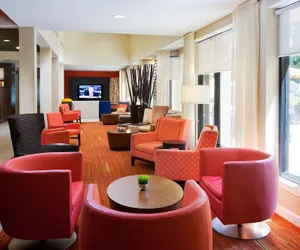 Photo 4 - Courtyard by Marriott Sacramento Airport Natomas