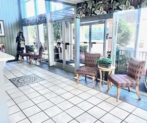 Photo 5 - Ocean Crest Inn and Suites