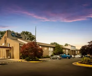Photo 2 - Best Western Manassas