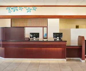 Photo 3 - Maui Beach Hotel