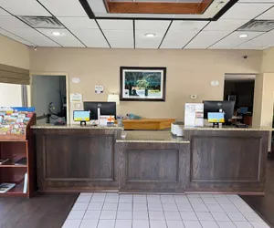 Photo 3 - Hill City Inn