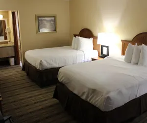 Photo 2 - Hill City Inn
