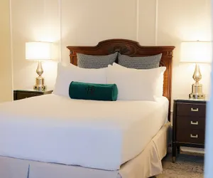 Photo 2 - The Oxford Hotel