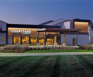 Photo 2 - Courtyard by Marriott Indianapolis Castleton