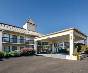 Photo 2 - Quality Inn Troutville - Roanoke North