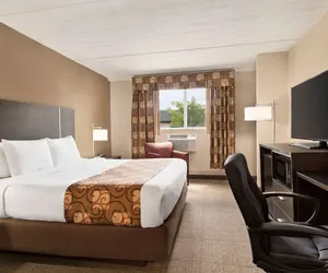 Photo 3 - Days Inn by Wyndham Airport/Maine Mall
