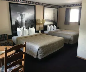 Photo 5 - Super 8 by Wyndham Mackinaw City/Beachfront Area