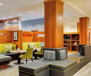 Photo 5 - Courtyard by Marriott Boston Logan Airport