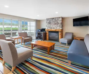Photo 3 - Baymont by Wyndham St. Ignace Lakefront