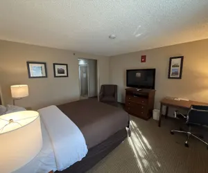 Photo 4 - Wingate by Wyndham Utica