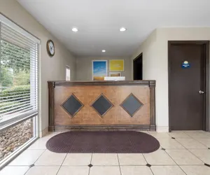 Photo 3 - Days Inn by Wyndham Augusta Wheeler Road
