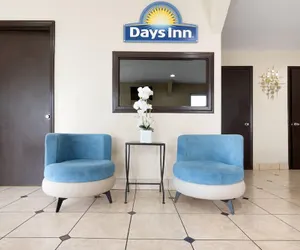 Photo 4 - Days Inn by Wyndham Augusta Wheeler Road