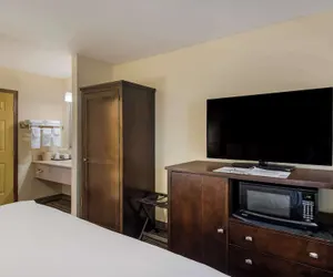 Photo 4 - Best Western Cottage Grove Inn