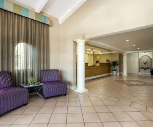 Photo 3 - La Quinta Inn Tampa Airport Stadium Westshore