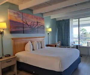 Photo 5 - Days Inn & Suites by Wyndham Jekyll Island