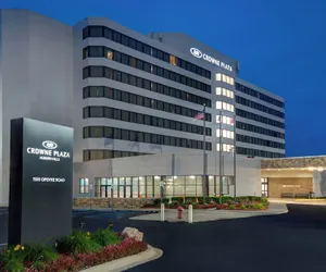 Photo 2 - Crowne Plaza Auburn Hills by IHG
