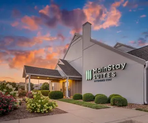 Photo 2 - MainStay Suites St. Louis - Galleria