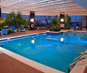 Photo 2 - DoubleTree by Hilton St. Louis - Westport