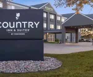 Photo 2 - Country Inn & Suites by Radisson, Brookings, SD