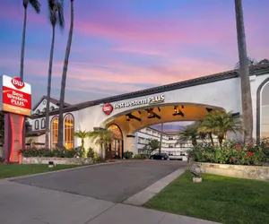 Photo 2 - Best Western Plus Newport Mesa Inn