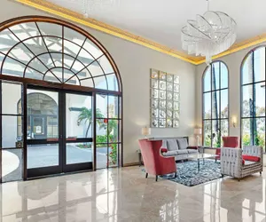 Photo 4 - Best Western Plus Newport Mesa Inn