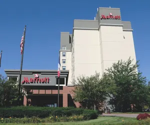 Photo 2 - West Des Moines Marriott