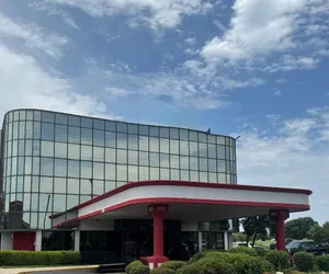 Photo 2 - Clarion Hotel Broken Arrow - Tulsa