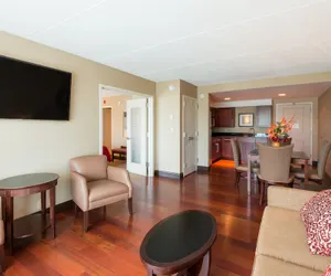 Photo 5 - Crowne Plaza Boston - Woburn by IHG