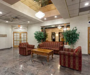 Photo 2 - Ramada by Wyndham South El Monte