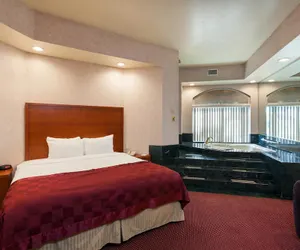 Photo 4 - Ramada by Wyndham South El Monte