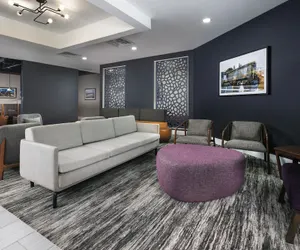 Photo 2 - Four Points by Sheraton Kansas City Airport