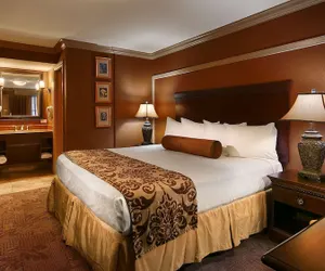 Photo 5 - Best Western Plus French Quarter Courtyard Hotel